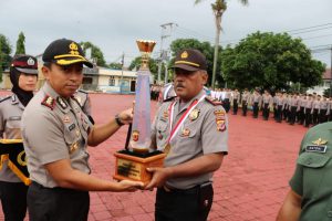 Kapolres Majalengka Berikan Apresiasi  kepada Atlet Bulutangkis Berprestasi di Kapolda Cup 2019