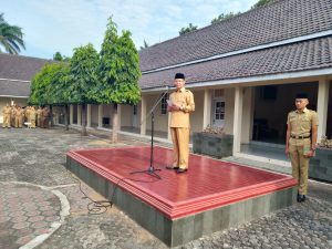Bupati Menerima Penghargaan dari Kantor Regional III BKN