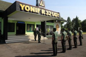 Danyonif R 321/GT Lepas 5 Prajurit Terbaiknya Pindah Satuan