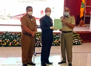 Bupati Serahkan 7.000 Sertifikat Tanah Untuk Rakyat di Kab.Majalengka Melalui Program PTSL