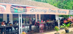 Bupati Letakkan Batu Pertama Pembangunan Mushola RM Saung Ema Kuring