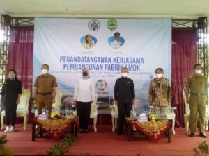 Bupati Hadiri Penandatanganan MOU Kerjasama Pembangunan Pabrik Air Minum Dalam Kemasan (AMDK)