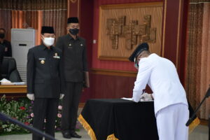 Bupati Majalengka Lantik Kepala Desa Secara Virtual