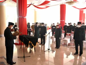 Bupati Lantik Ketua Dewan Pengawas Perumda BPR Majalengka, Direktur Perumda Air Minum Tirta Bhakti Raharja dan Direktur Operasional Perumda BPR Majalengka