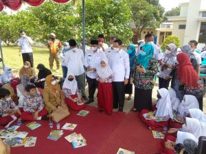 Wakil Gubernur Jawa Barat Beserta Bupati Majalengka Buka Kegiatan Gebyar Perpustakaan Keliling