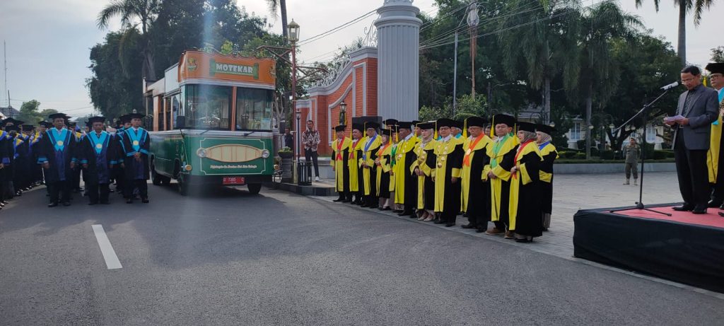 731 Mahasiswa UNMA Diwisuda, Bupati Berharap Lulusanya Bisa Menerapkan Ilmunya di Masyarakat