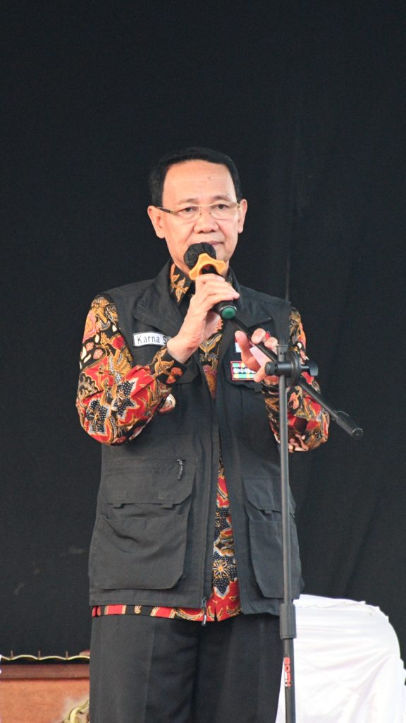 Bupati Berikan BLT DBHCHT Kepada 1.559 Petani Tembakau di 3 Kecamatan
