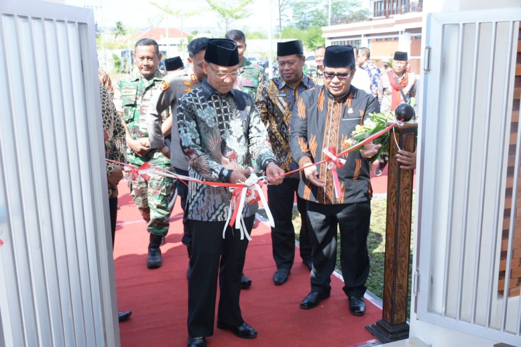 Bupati Resmikan Masjid ATTA-AWUN Kejaksaan Negeri Majalengka