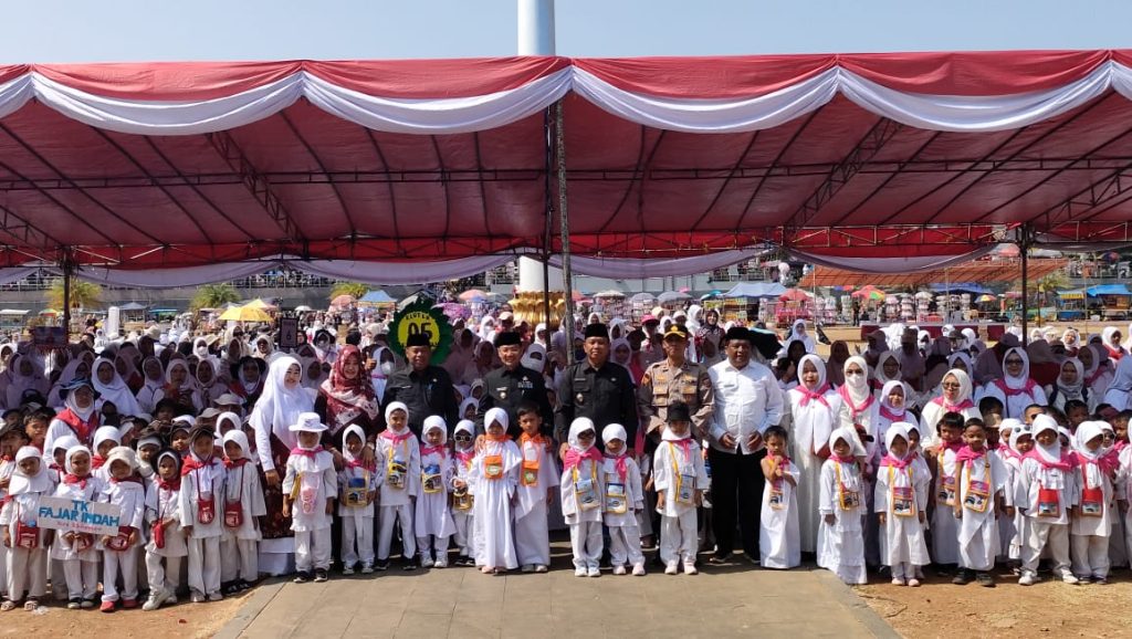 9.472 Anak TK Se-Kab.Majalengka Ikuti Peragaan Manasik Haji