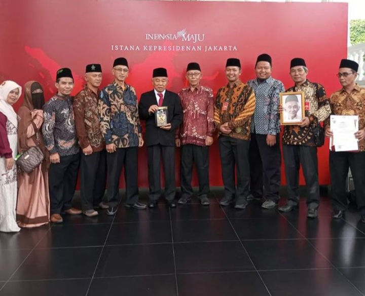 KH. Abdul Chalim Mendapat Gelar Pahlawan Nasional