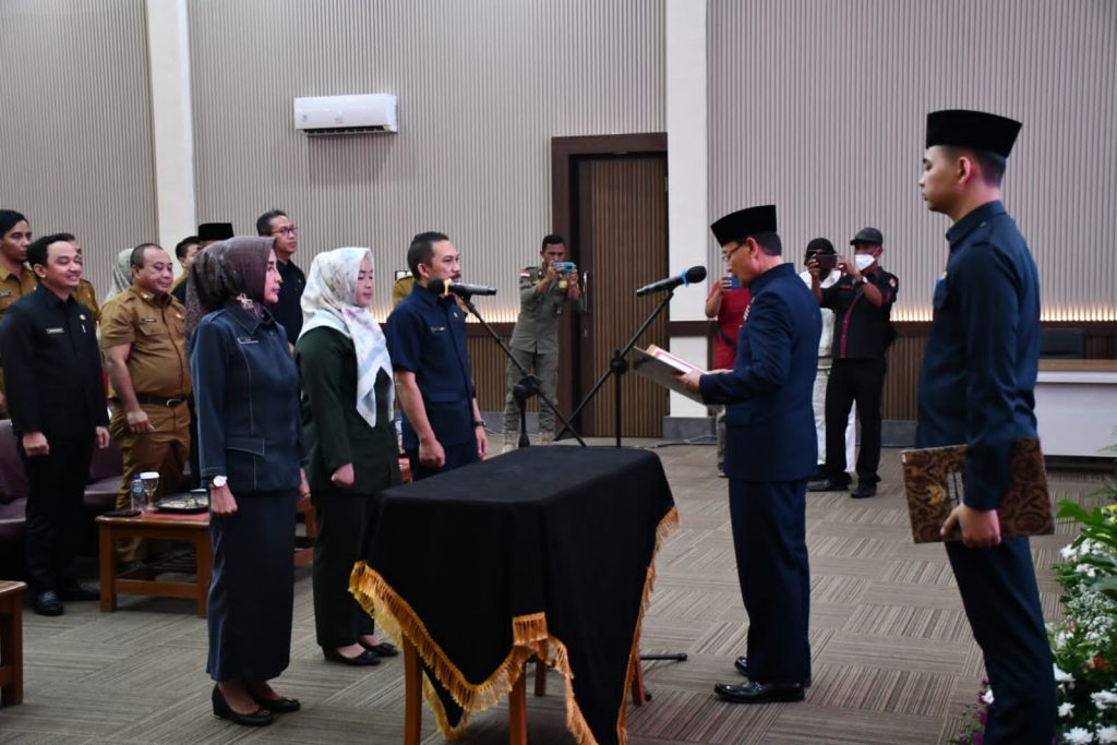 Bupati Lantik 66 ASN Dilingkungan Pemkab Majalengka, diantaranya 60 Kepala Sekolah dilantik