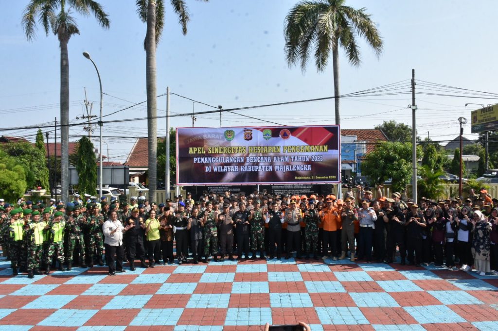 PJ Bupati Majalengka Pimpin Apel Gelar Pasukan Operasi "Lilin Lodaya 2023" untuk Pengamanan Natal dan Tahun Baru 2024