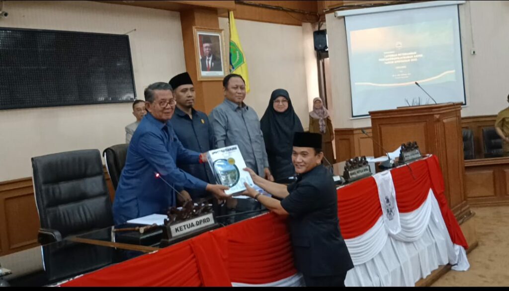 PJ Bupati Majalengka Sampaikan LKPJ Tahun Anggaran 2023