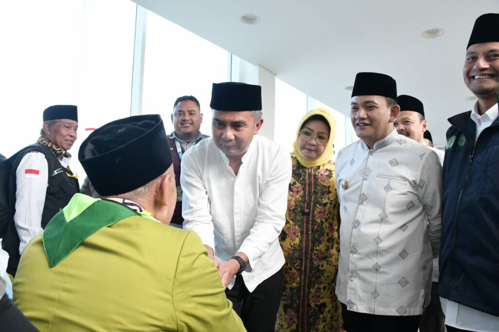 Kepada 1.192 Calhaj, PJ Bupati Dedi Supandi Titip Doa Untuk Majalengka