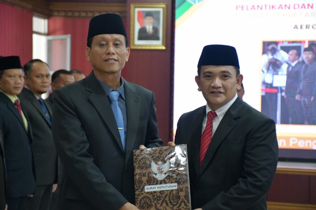 Pj Bupati, Dedi Supandi Lantik Aeron Randi Sebagai Penjabat Sekda Majalengka