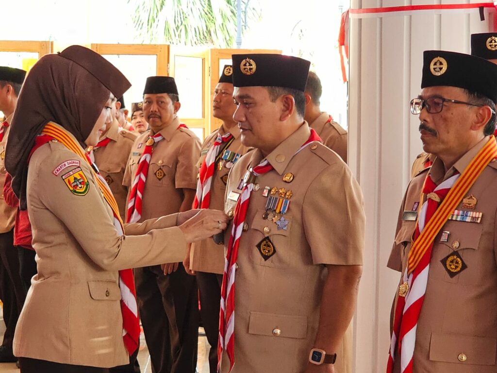 Pj Bupati Majalengka Dedi Supandi dilantik sebagai Ketua Majelis Pembimbing Cabang (Mabicab) Gerakan Pramuka Kabupaten Majalengka Pergantian Antar Waktu