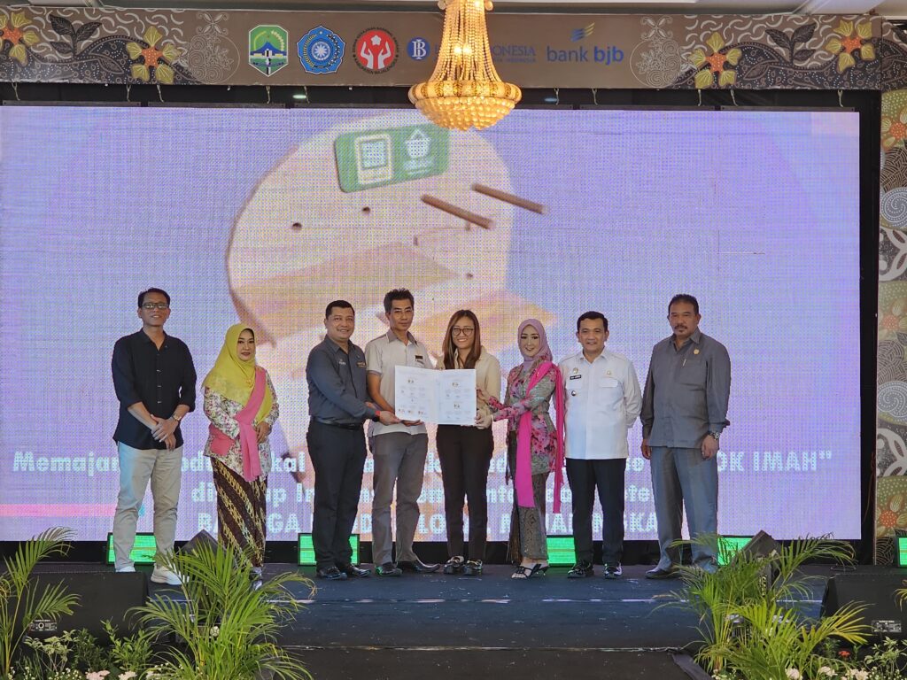 Pj Bupati dan Pj Ketua TP PKK Majalengka Lunching Website imah.co.id Yang Merupakan Inovasi PJ Ketua TP PKK Kab. Majalengka