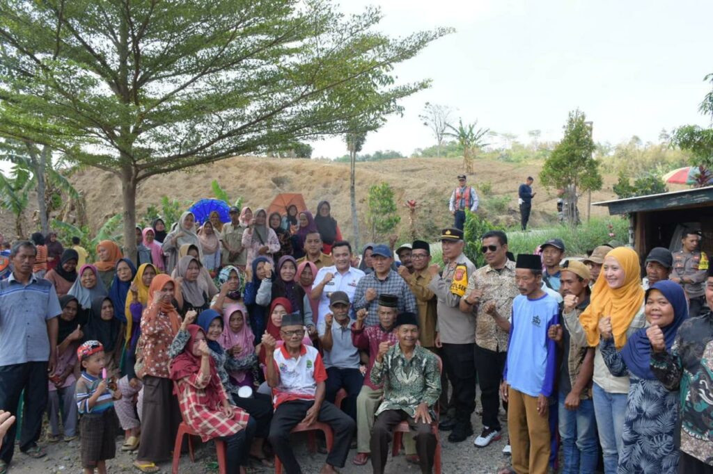Kebahagiaan Warga Desa Nunuk Baru, saat Pemasangan Pal Batas Tanah