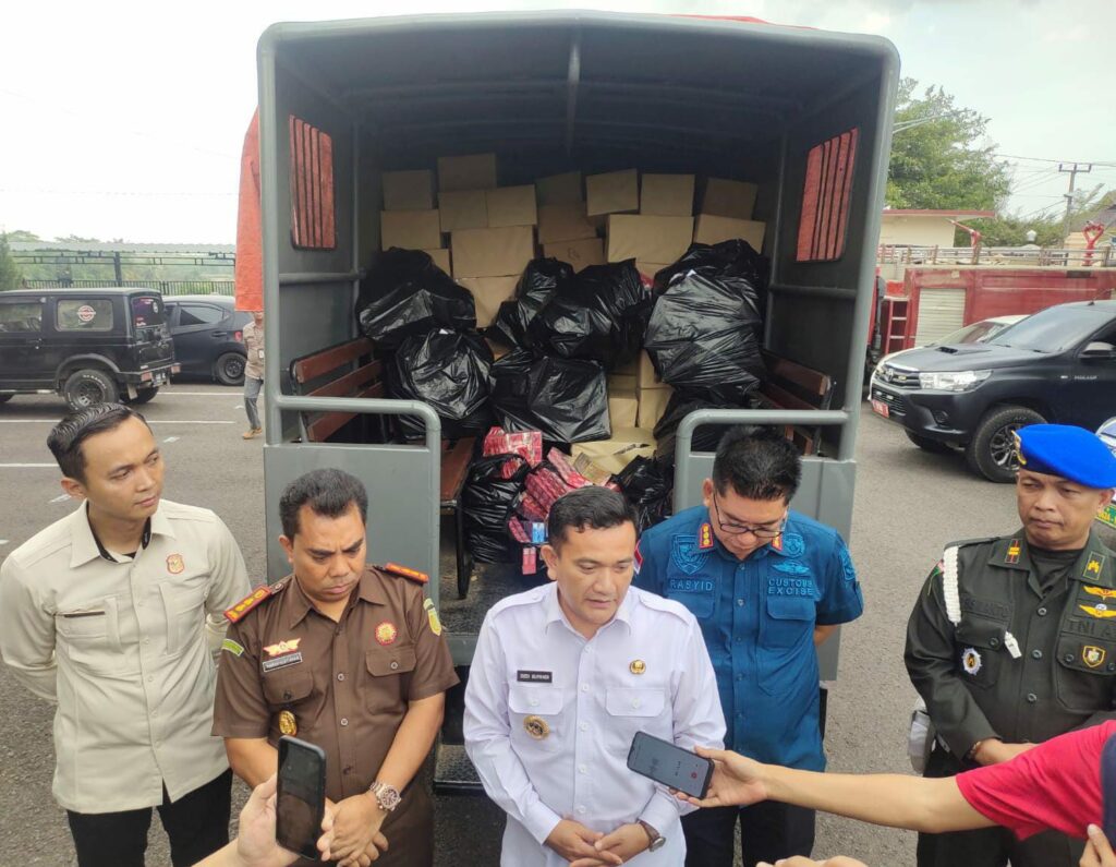 Pj Bupati Dedi Supandi “Rokok Ilegal Sangat Berbahaya Karena Tidak Melalui Uji Lab”