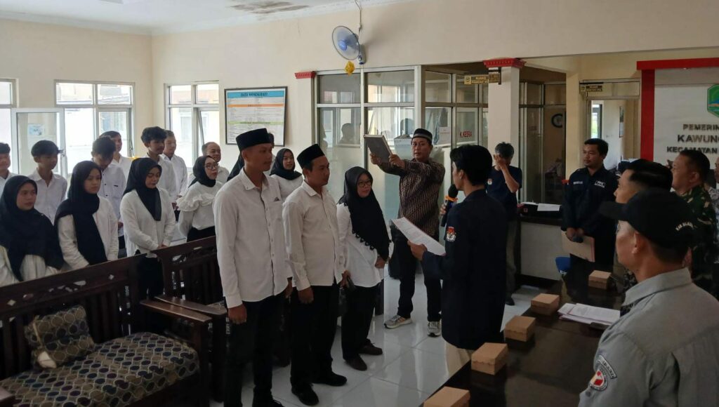 KPU Majalengka Lantik Ribuan Anggota KPPS Untuk Sukseskan Pilkada Serentak Tahun 2024