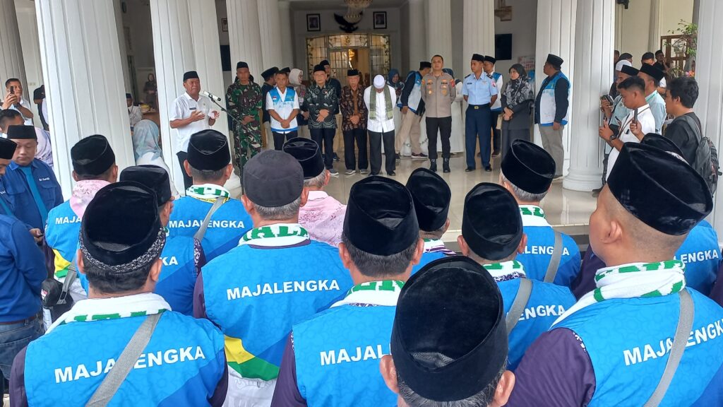 Bupati Majalengka Eman Suherman Lepas Calon Jemaah Haji