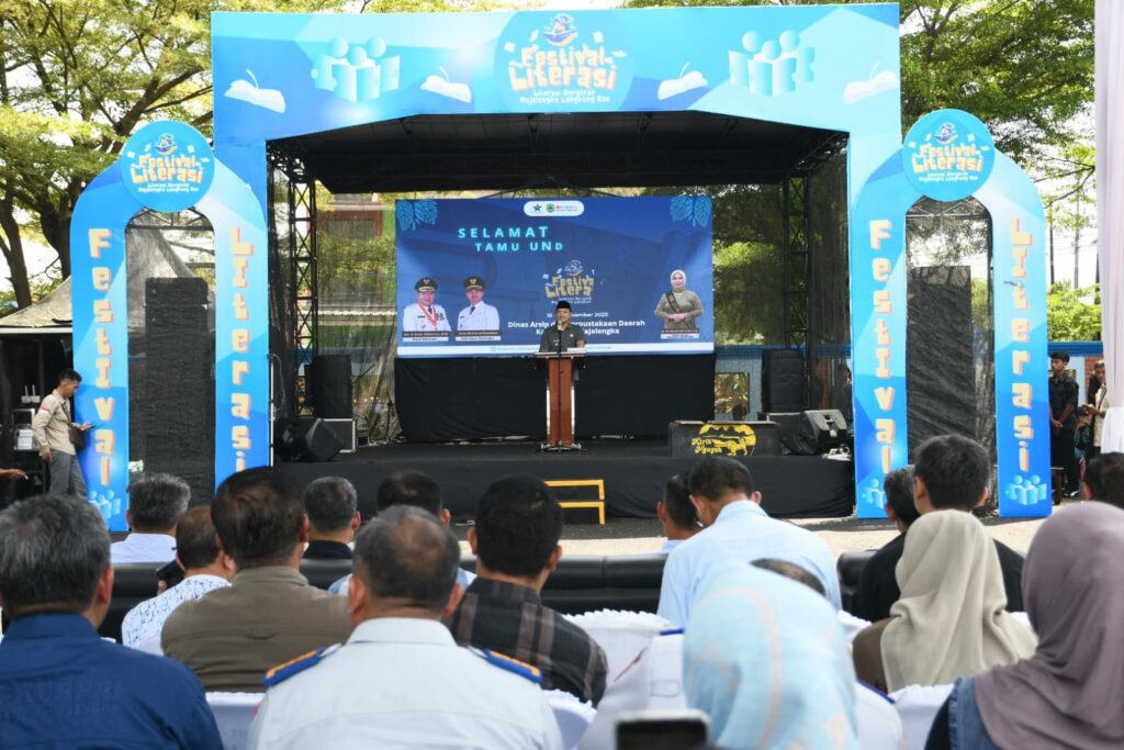 Perkuat Fondasi SDM: Wabup Dena Muhamad Ramdhan Buka Resmi Festival Literasi Disarpusda Majalengka