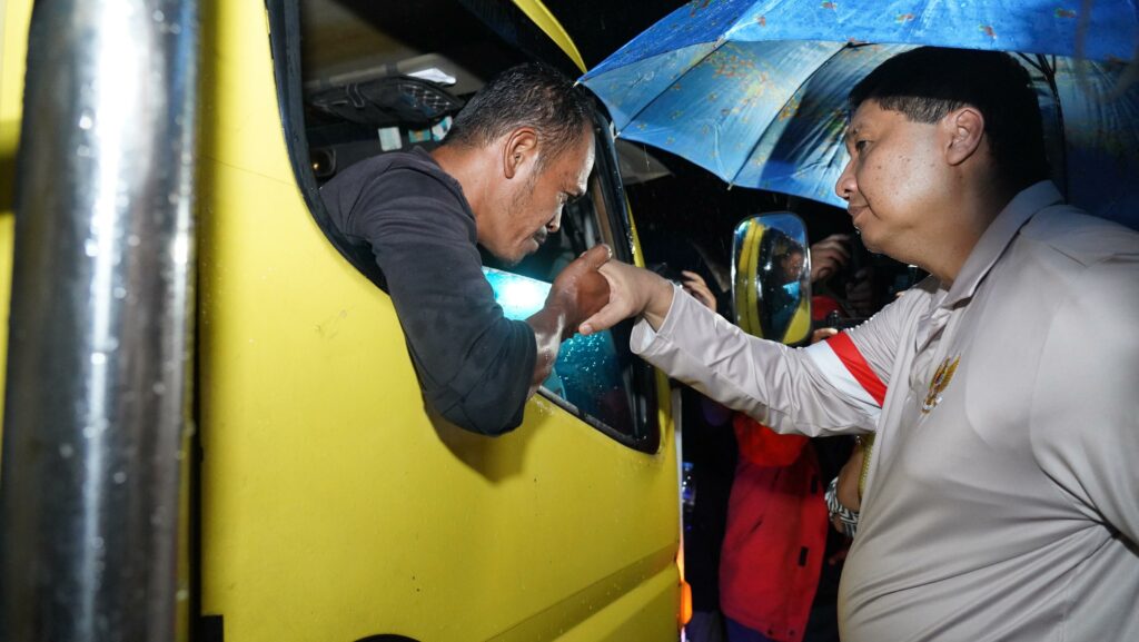 Menteri PKP Luncurkan Program Gentengisasi dari Jatiwangi, tahap awal 14 Truk Genteng dengan Pembelian Rp.3 Miliar.